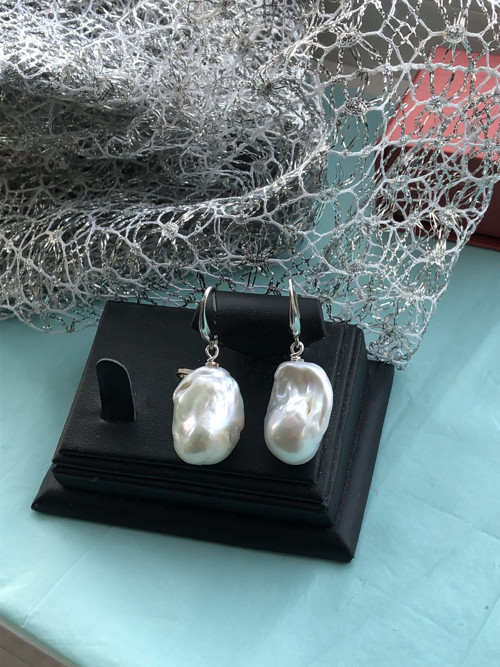 Dámské bílé Velké barokní perly,zlaté náušnice