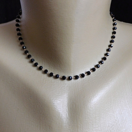 Náhrdelník - černý spinel, nerez — foto 1