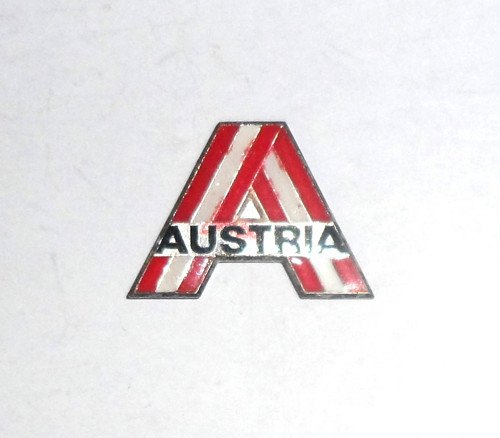 Kovový smaltovaný ODZNAK • Austria / Rakousko