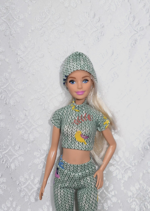 Čepice pro Barbie — foto 1