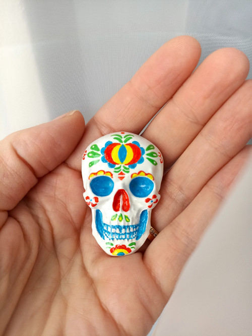 Ručně malovaná brož "FOLKLOR SKULL"