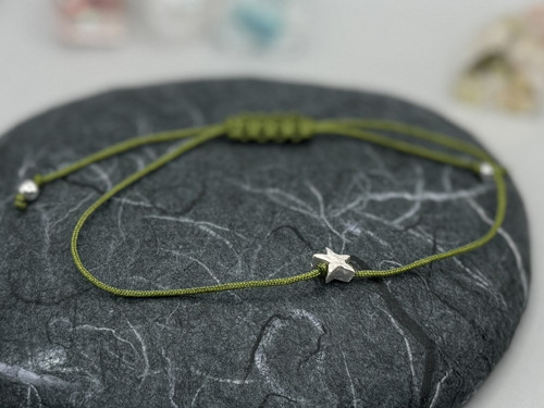 Minimalistický náramek - Tiny star (zelená) — foto 1