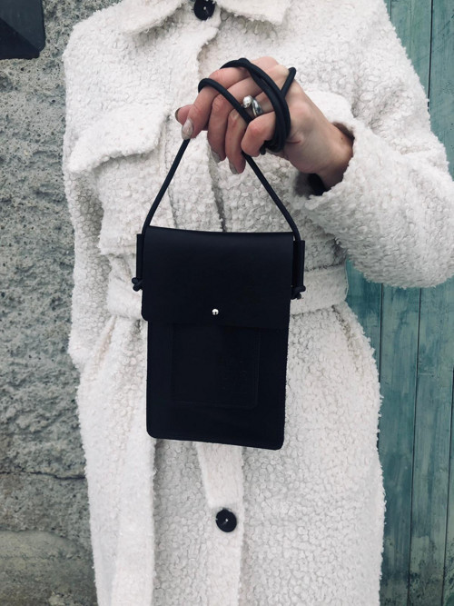 Kabelka na telefon černá