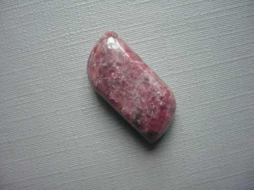 Kabošon rodonitu 22 mm, č.49f