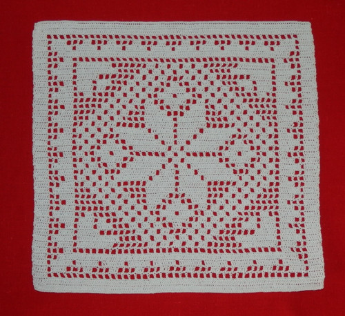 H22 - háčkovaná dečka, 23x22 cm — foto 1