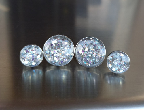 Stříbrné třpytky s trochou duhového lesku - 10 mm