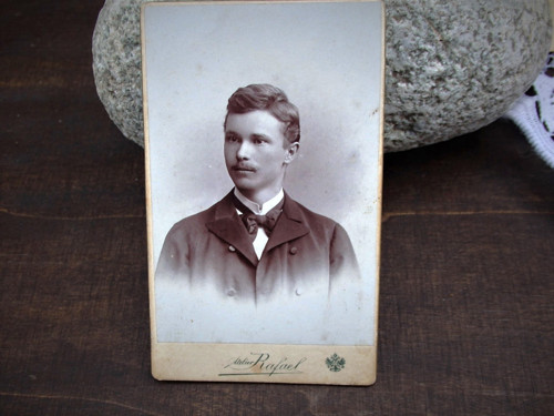 Mladý inženýr. - kabinetka