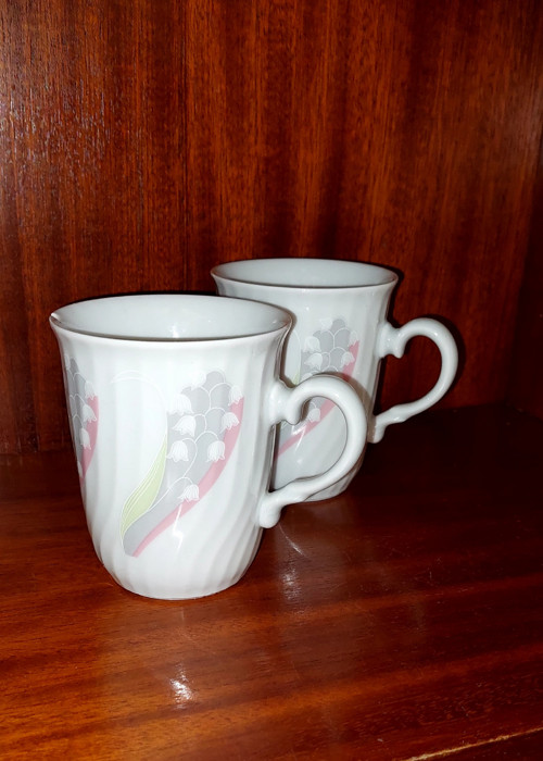 Staré porcelánové hrnky