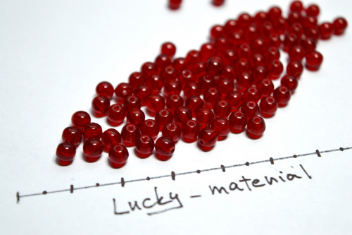 Červené kuličky 4 mm .... 100 ks — foto 1