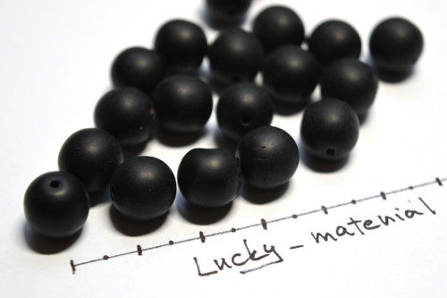 Kuličky černé matné 10 mm .... 20 ks