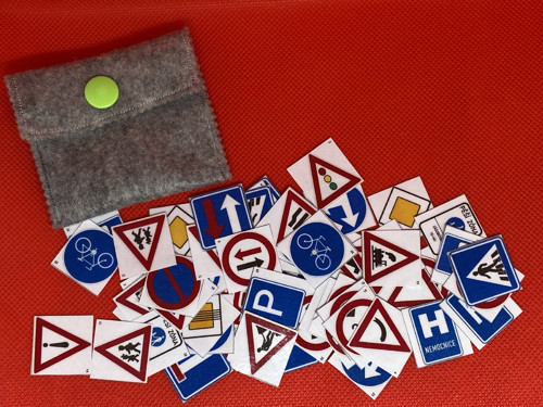 Mini pexeso vel.S č.49 - dopravní značky (64ks)