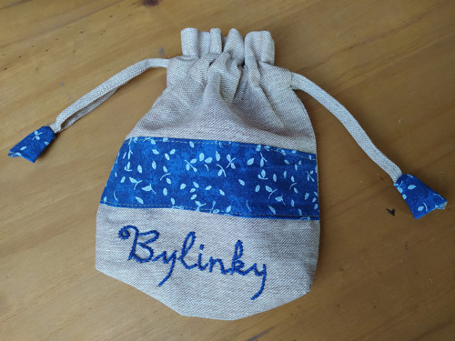 Vyšívaný pytlíček na bylinky