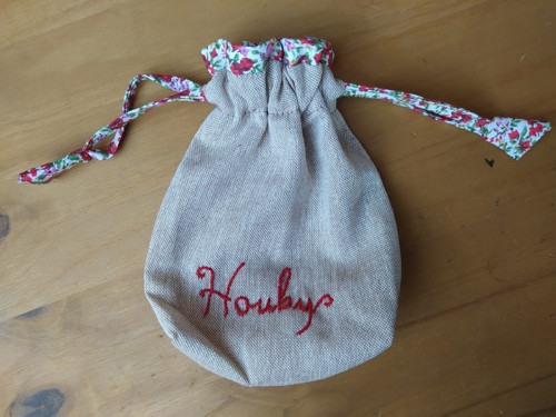 Vyšívaný pytlíček na houby