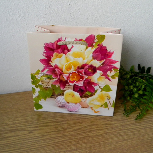 Velikonoční papírová taška-kuřátka-- 16cmx16cm