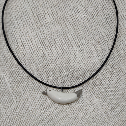 Porcelánový ptáček náhrdelník