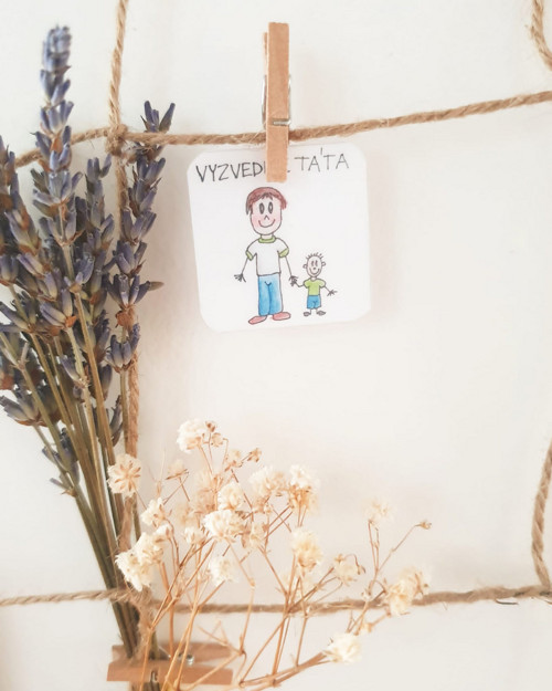 Vyzvedne táta
