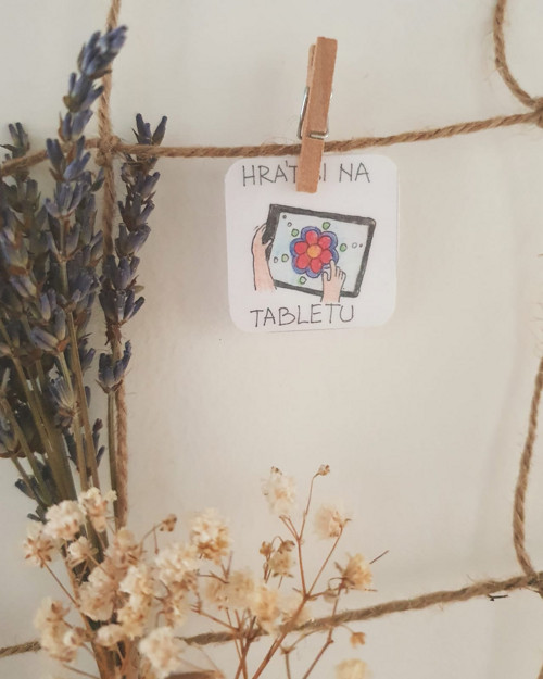Hrát si na tabletu — foto 1