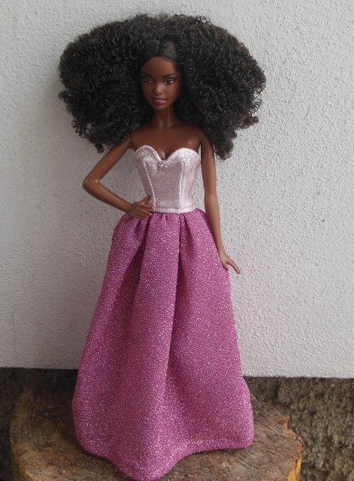 Večerní šaty pro panenku Barbie — foto 1