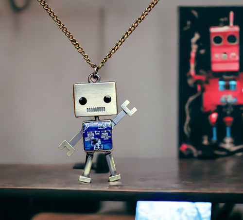 Robot - náhrdelník — foto 1
