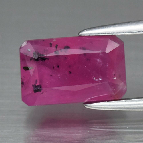 Rubín 2,15 ct, 8,2x5,0x4,5 mm