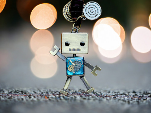 Robot - klíčenka — foto 1