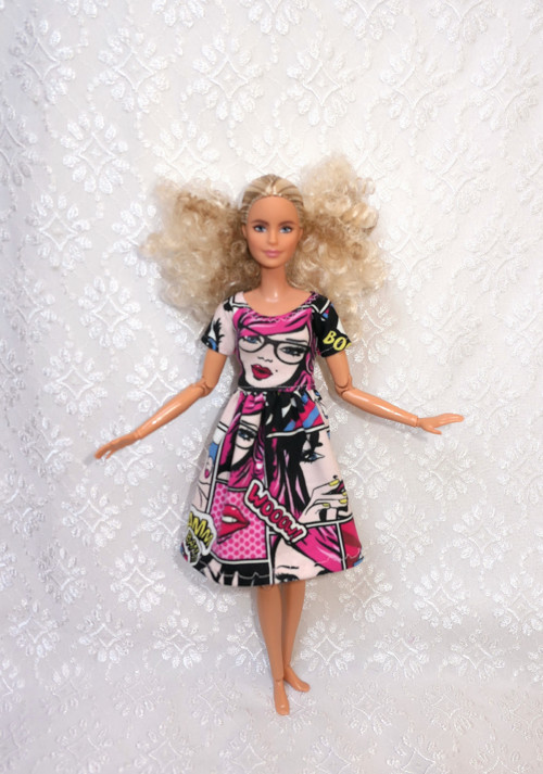 Úpletové šaty pro Barbie — foto 1