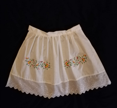 Zástěrka ke kroji. Folklor. — foto 1