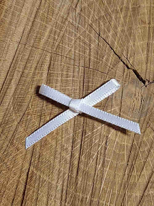Mašlička 40 mm smetanová — foto 1