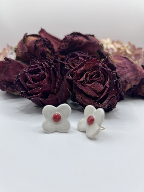 Náušnice z porcelánu luční bílý kvítek