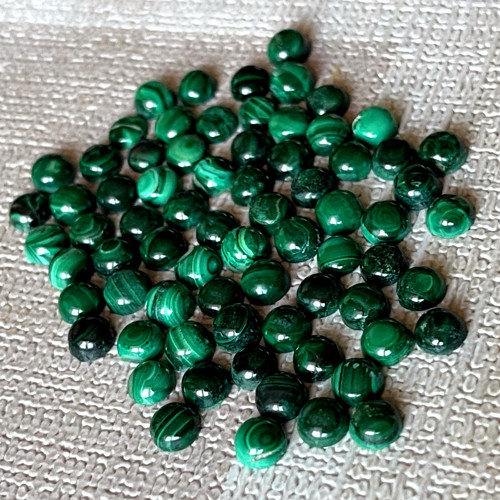 Malachit kabošon kruh / 5mm MA-04 — foto 1