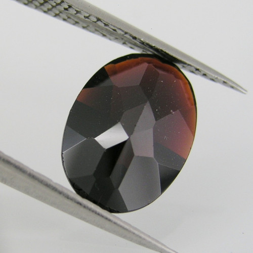Routa granátu Almandinu, 3,81 ct., 12,6x9,0x4,3 mm