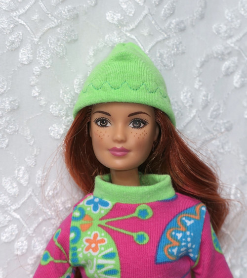 Čepice pro Barbie — foto 1
