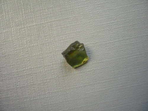 Surový zelený apatit 7 mm, č.18f