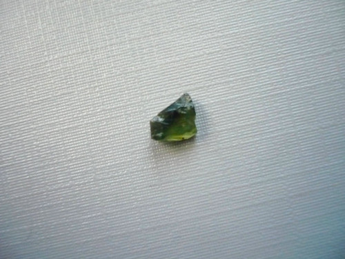Surový zelený apatit 7 mm, č.41f