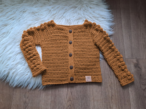 Dámský stylový ručně háčkovaný svetr na knoflíky