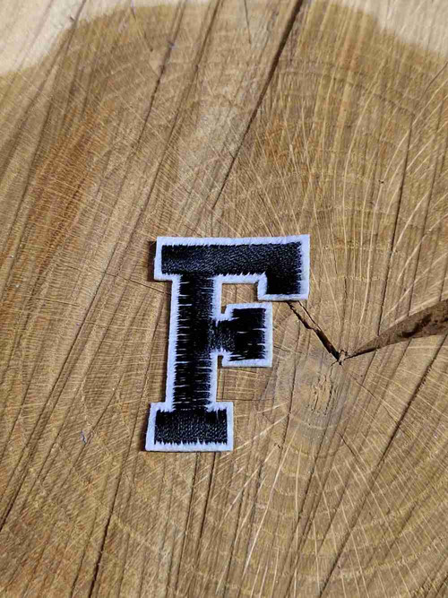 Nažehlovačka písmeno F