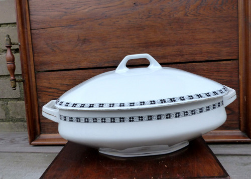 Rybí polévka...porcelánová dóza, terina