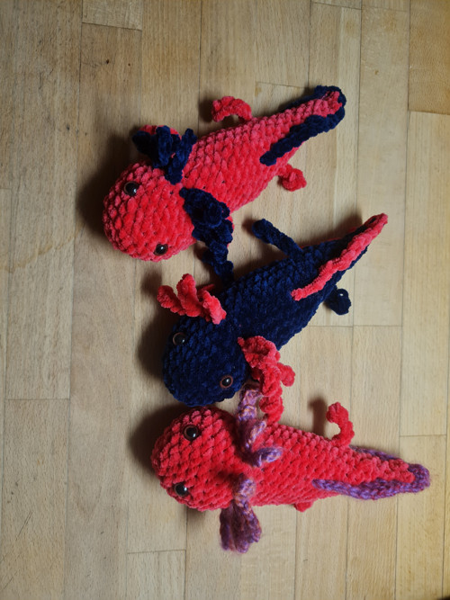 Háčkováná hračka AXOLOTL