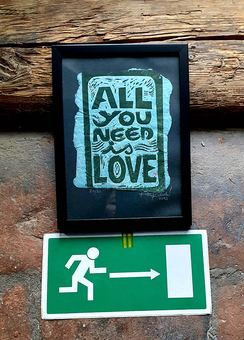 "LOVE", linoryt v rámu 20x15 cm — foto 1