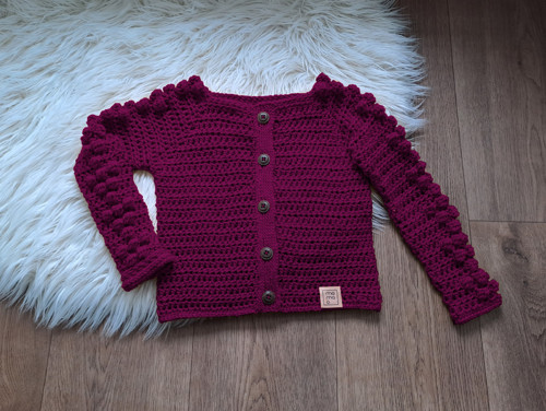 Dámský stylový ručně háčkovaný svetr na knoflíky