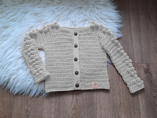 Dámský stylový ručně háčkovaný svetr na knoflíky