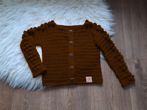 Dámský stylový ručně háčkovaný svetr na knoflíky