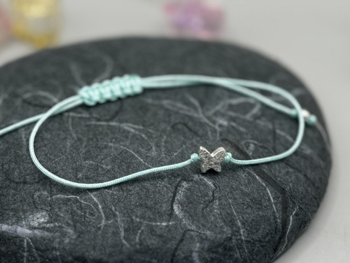 Minimalistický náramek - Tiny Butterfly (mátová) — foto 1