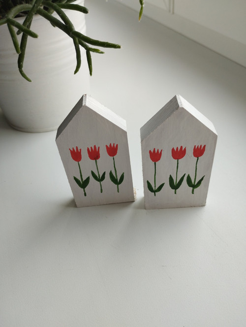 Domeček s tulipány — foto 1