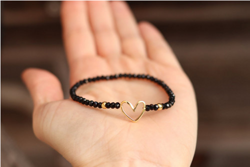 Náramok spinel+ srdiečko pozlátené 18k zlatom
