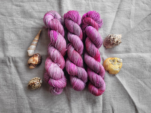 Neon 4ply-ručně barvená 100% merino vlna