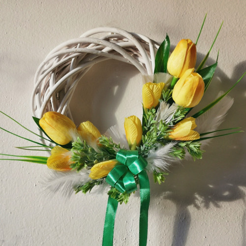 Jarní věneček s tulipány — foto 1
