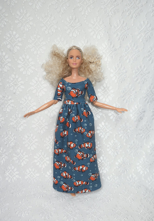 Dlouhé šaty pro Barbie — foto 1