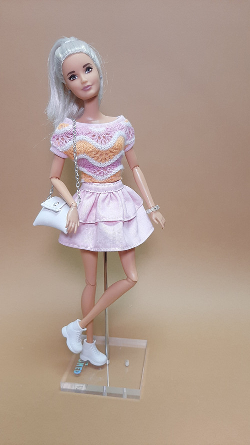 Růžová sukně pro Barbie
