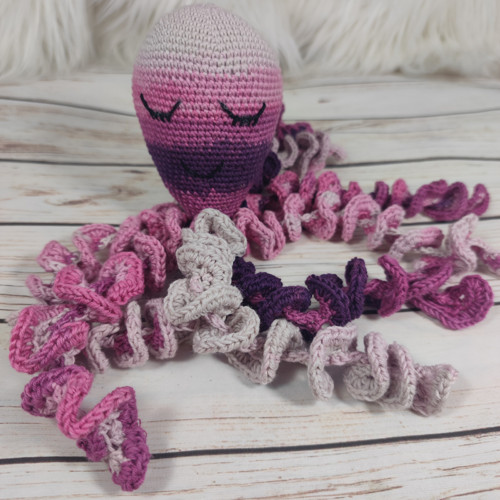 Háčkovaná chobotnička purpurová zdvojená chapadla